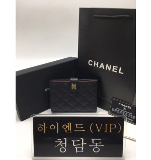 샤넬 클래식 캐비어 패스포트 홀더 금장