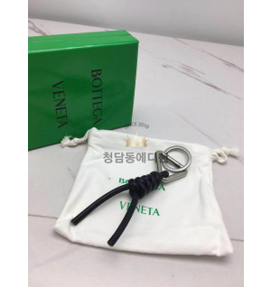 보테가베네타 트라이앵글 키링 651052 (컬러 블랙)