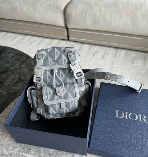 디올 CD HIT THE ROAD 미니 백팩 