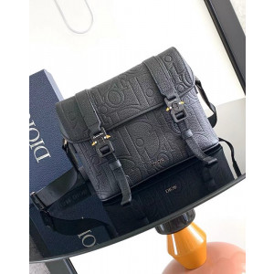 디올 CD HIT THE ROAD 플랩 스트랩백