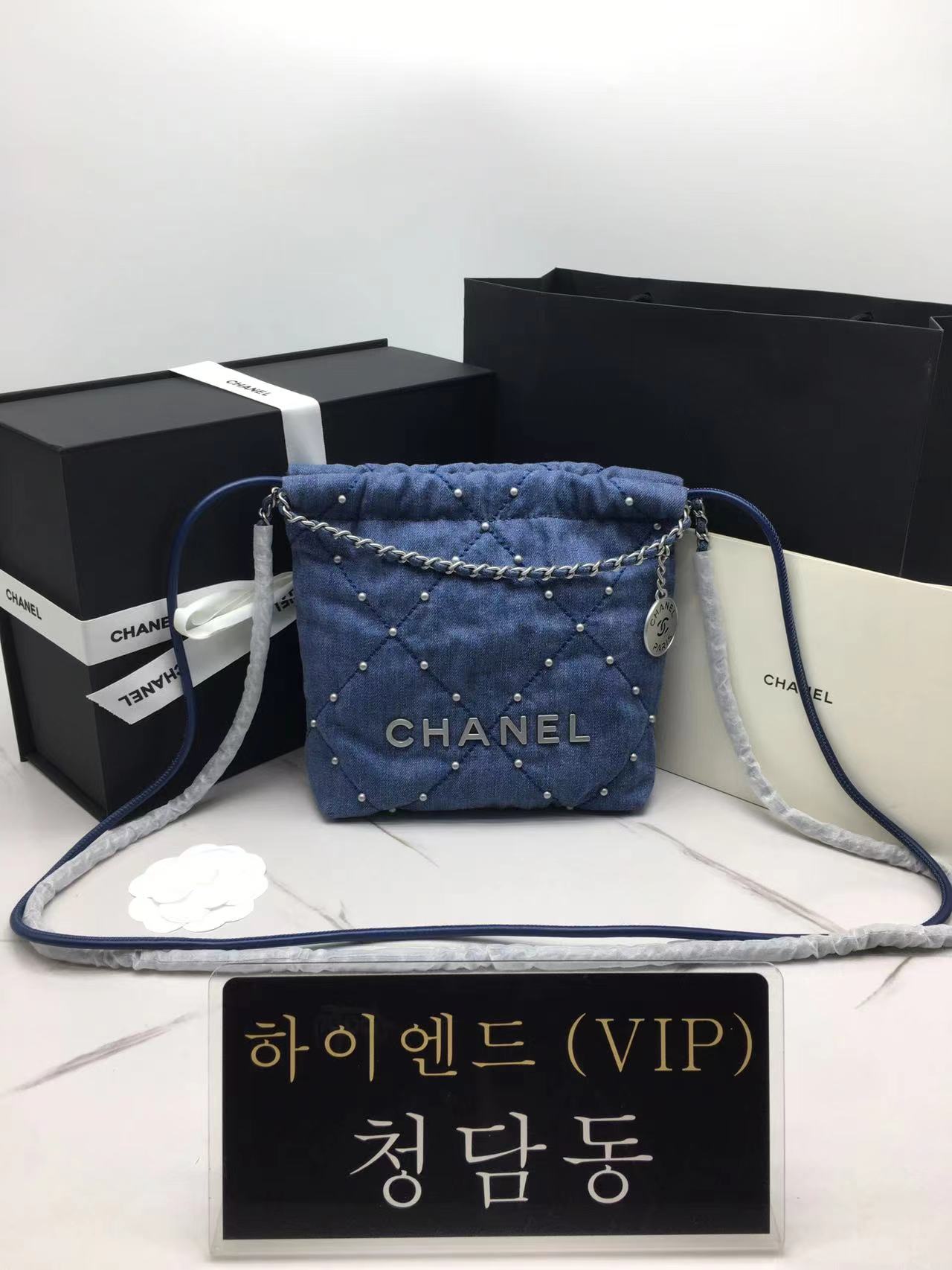샤넬 24S 22백 미니 스터드 데님