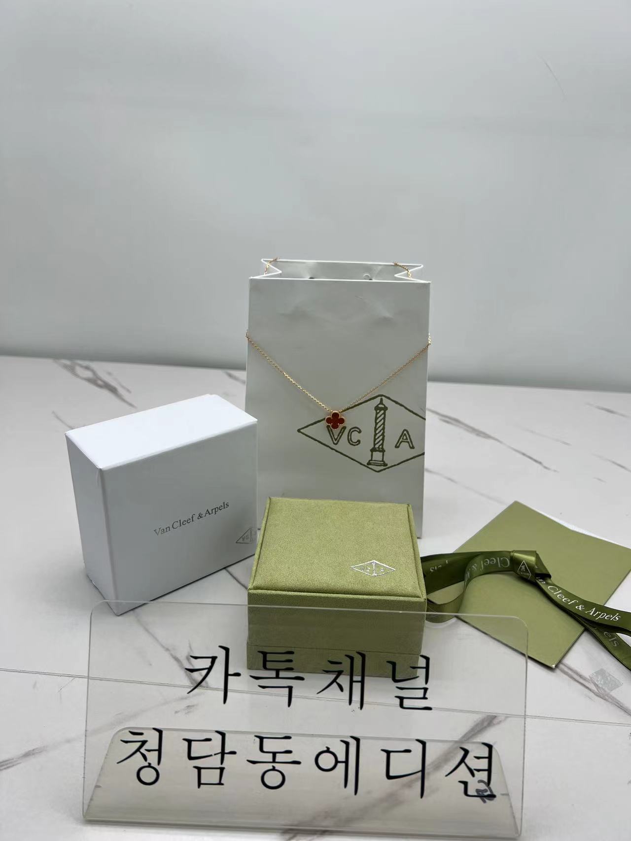 반클리프 매직 알함브라 목걸이 (V-gold소재) (빈티지) (컬러 레드) (upgrade ver.)