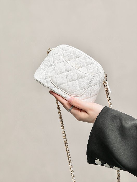 샤넬 24C 포쉐트 체인 미니 클러치백