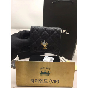 샤넬 폴딩 반지갑 (버클 금장)