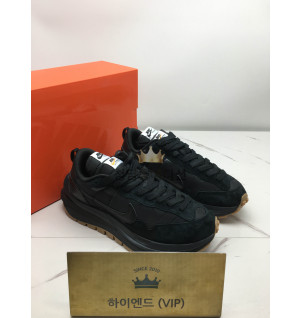 나이키 사카이2 베이퍼 와플 블랙 (남녀공용)