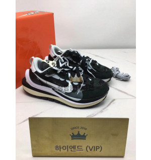 나이키 사카이2 베이퍼와플 블랙 (남녀공용)