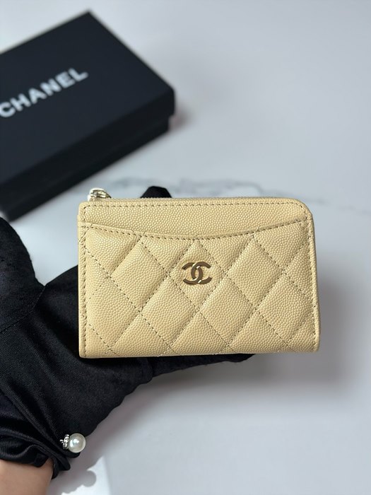 샤넬 클래식 CC로고 지퍼 카드홀더 (컬러 베이지)