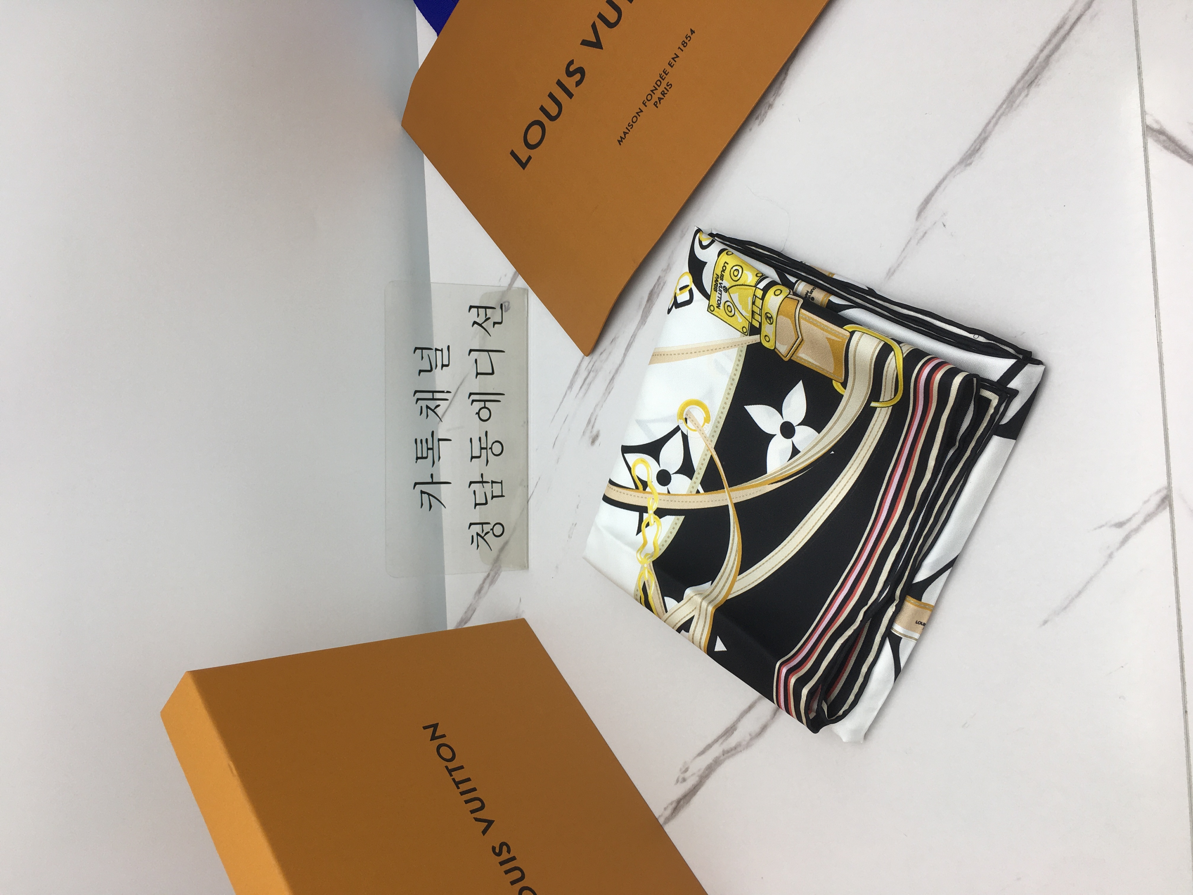 루이비통 플로럴 스카프