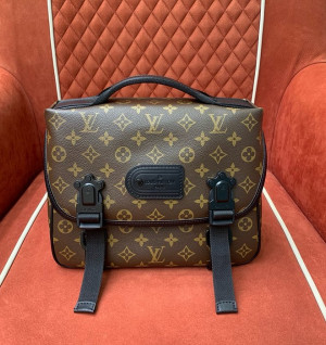 루이비통 트레일 메신저 M46972