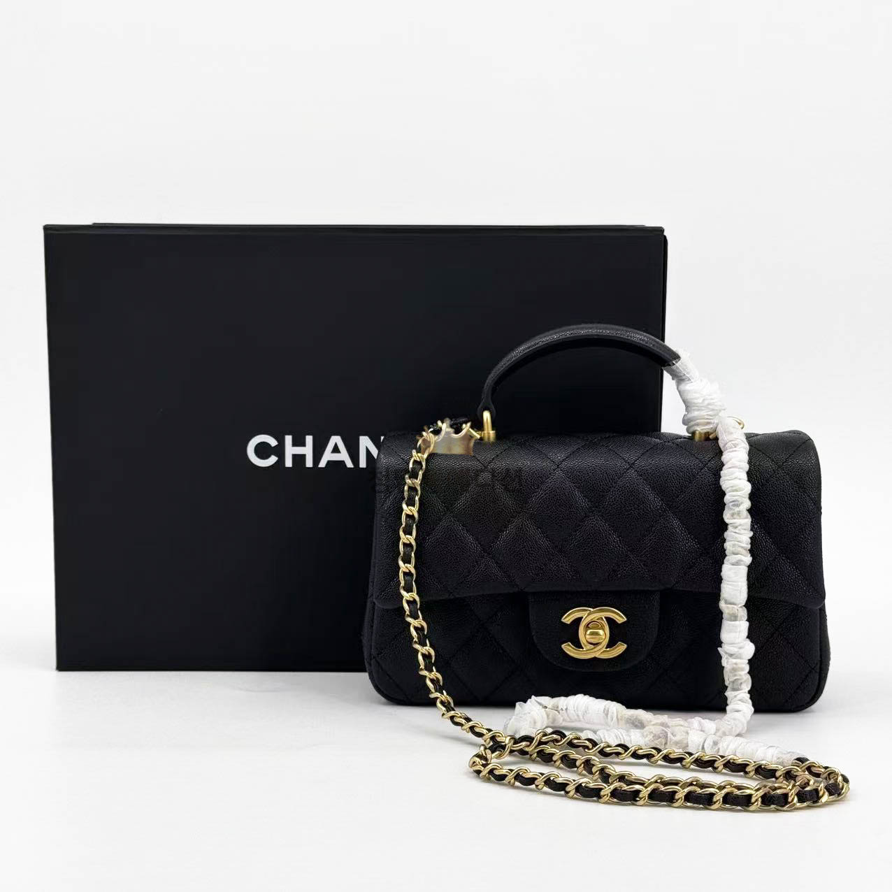 샤넬 클래식 탑핸들 뉴미니 캐비어