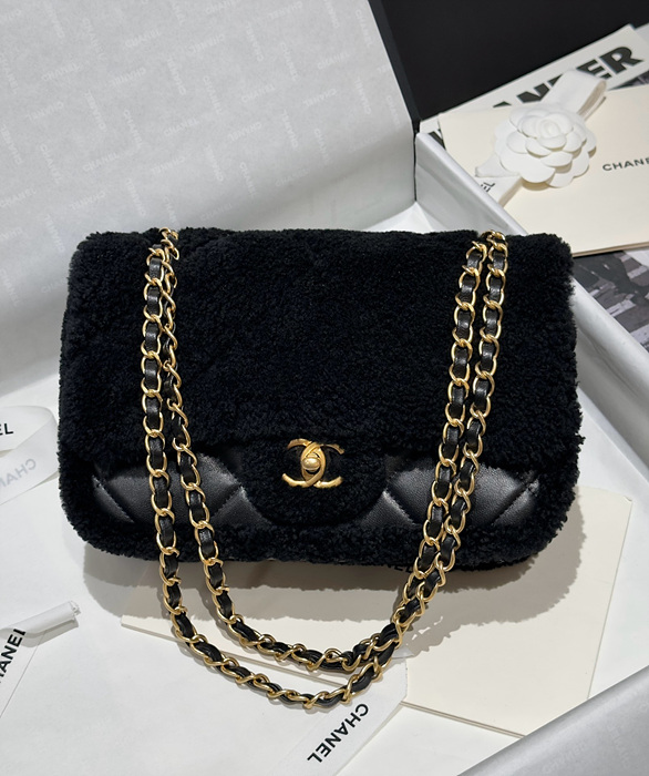 샤넬 램스킨 시어링 플랩백 AS5149