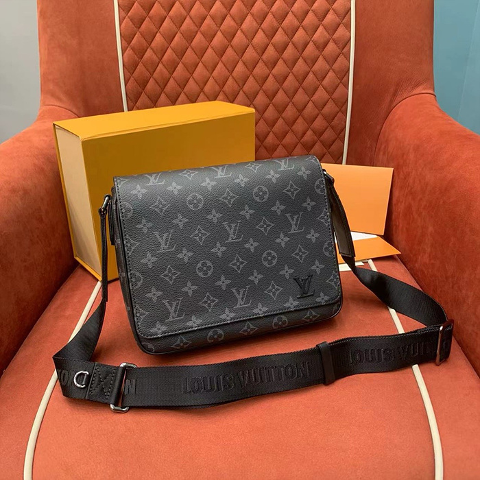 루이비통 디스트릭트 PM M46255