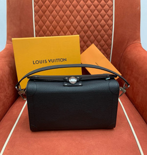 루이비통 소울 트렁크 이스트 웨스트 M11615