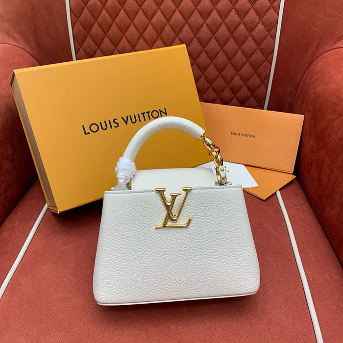 루이비통 카퓌신 미니 M23944