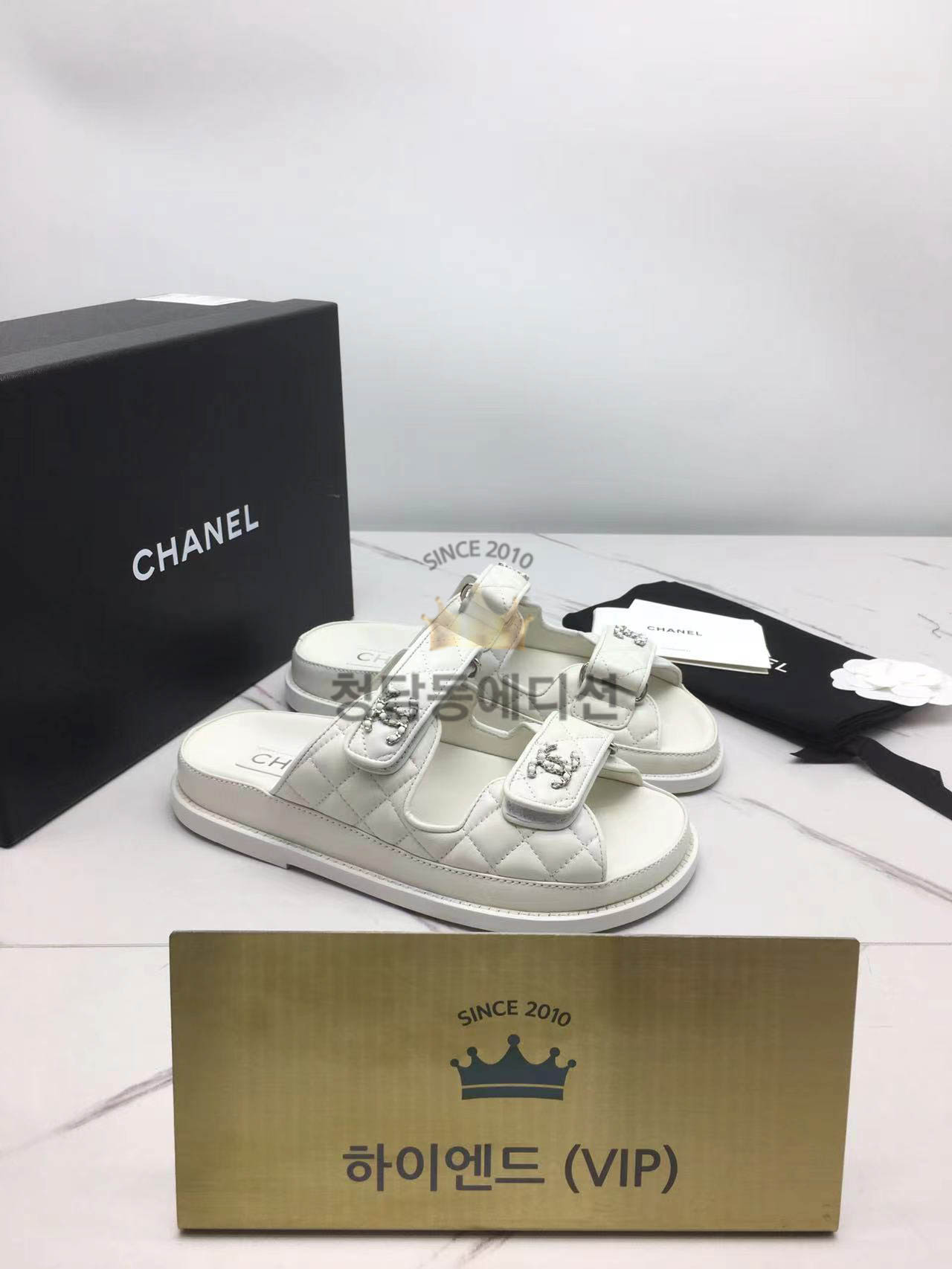 샤넬 24P 19로고 벨크로 뮬