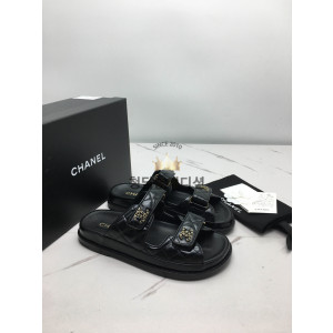 샤넬 24P 19로고 벨크로 뮬