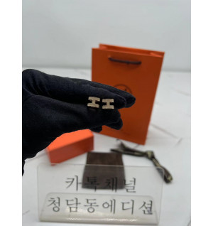 에르메스 H 귀걸이 (컬러 아이보리)