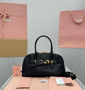 미우미우 아방뛰르 레귤러 나파 가죽 백