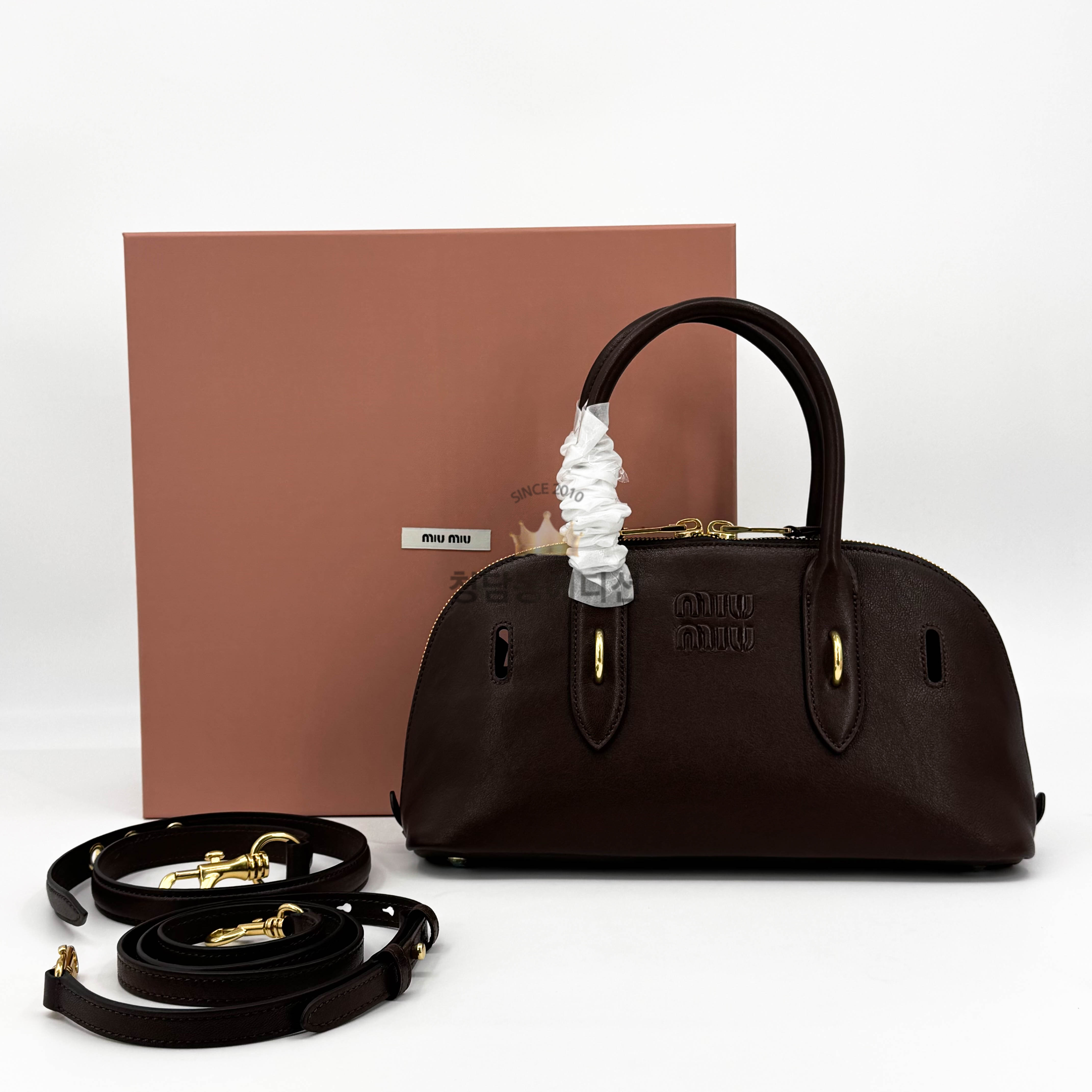 미우미우 아방뛰르 레귤러 나파 가죽 백