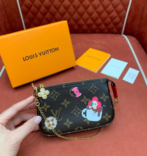 루이비통 미니 포쉐트 악세수아 M12205