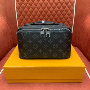루이비통 토일레트리 백 M11750