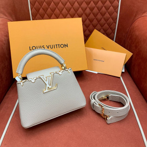 루이비통 카퓌신 미니 M11341