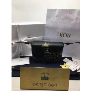 디올 새들 플랩 메신저백 19.5cm (upgrade ver.)