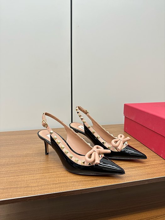 발렌티노 v 미디움 힐