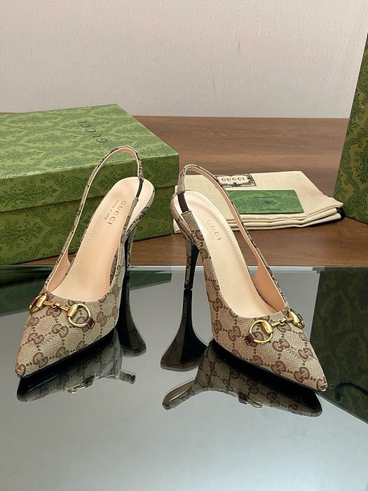 구찌 홀스빗 슬링백 (10.5cm)