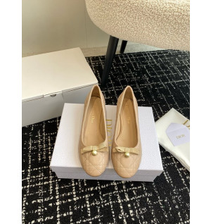 디올 까나쥬 펌프스