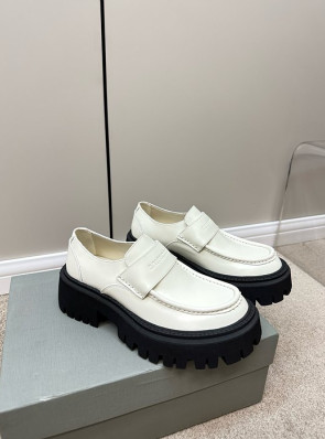 발렌시아가 로퍼