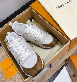 루이비통 런어웨이 스니커즈