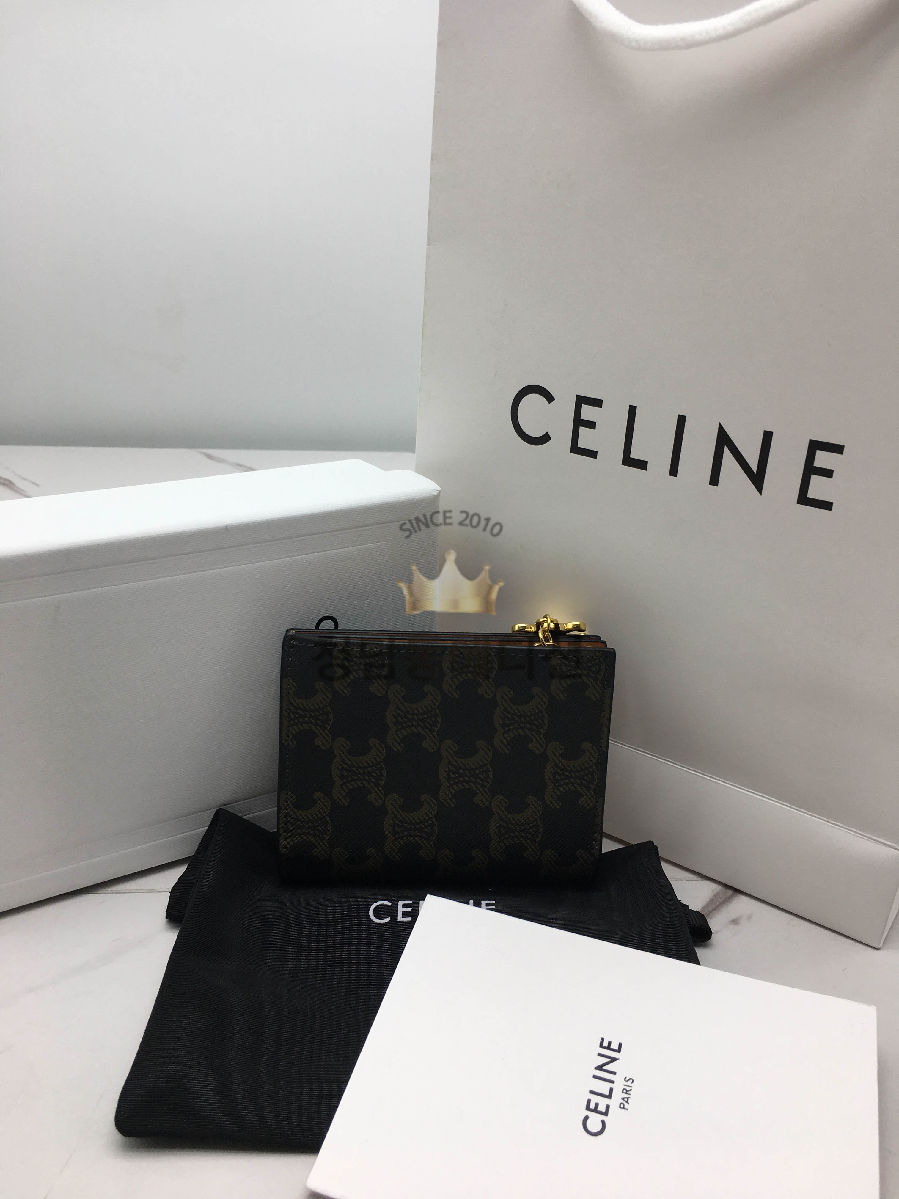 셀린느 트리오페 컴팩트 지갑