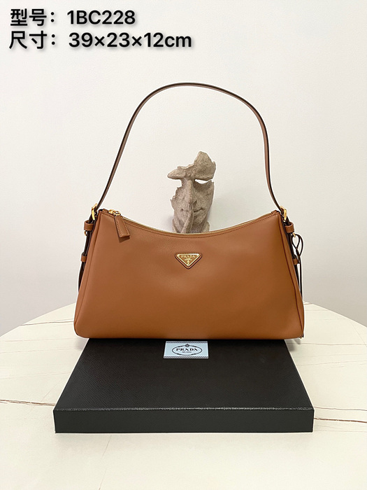 프라다 에메 라지 가죽 숄더백 1BC228