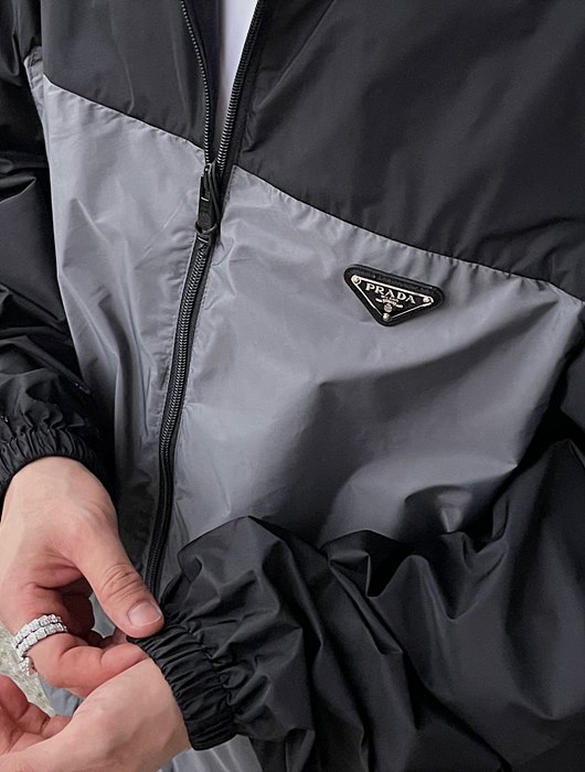 프라다 투톤 패치워크 바람막이 (남성용)