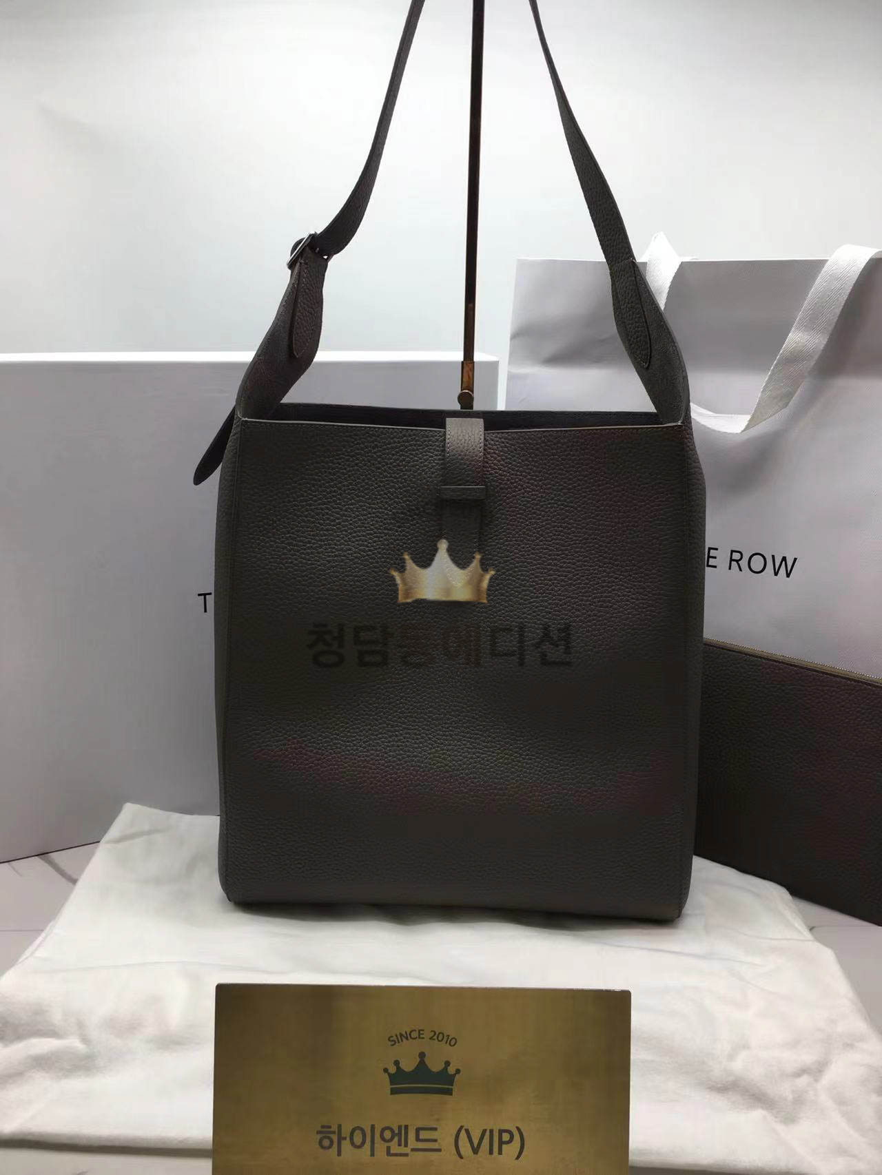 더 로우 블레이크 호보백