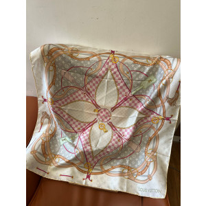 루이비통 실크 스카프