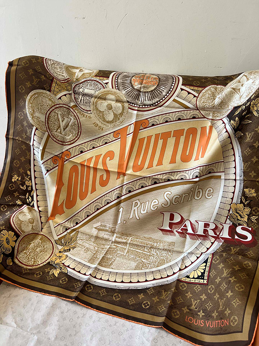 루이비통 실크 스카프