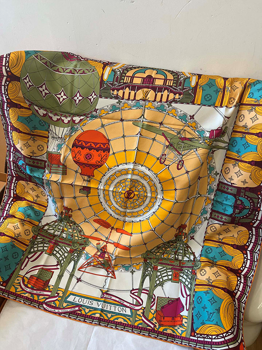 루이비통 실크 스카프