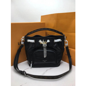 루이비통 노 웨이 바이브 M14377