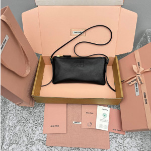 미우미우 미니 파우치