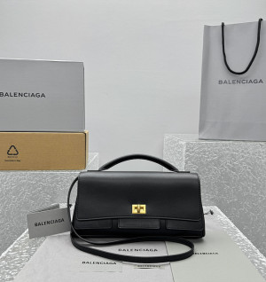 발렌시아가 벨 에어 스몰 클러치 온 스트랩