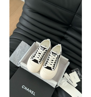 샤넬 캔버스 스니커즈