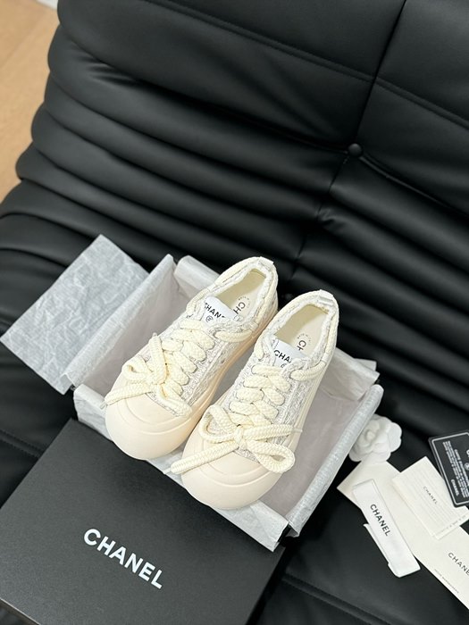 샤넬 캔버스 스니커즈