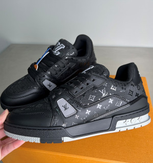 루이비통 트레이너 스니커즈 (남성용)