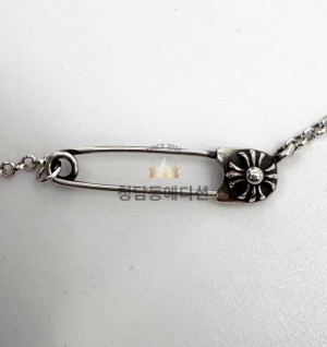 크롬하츠 세이프티 핀 목걸이