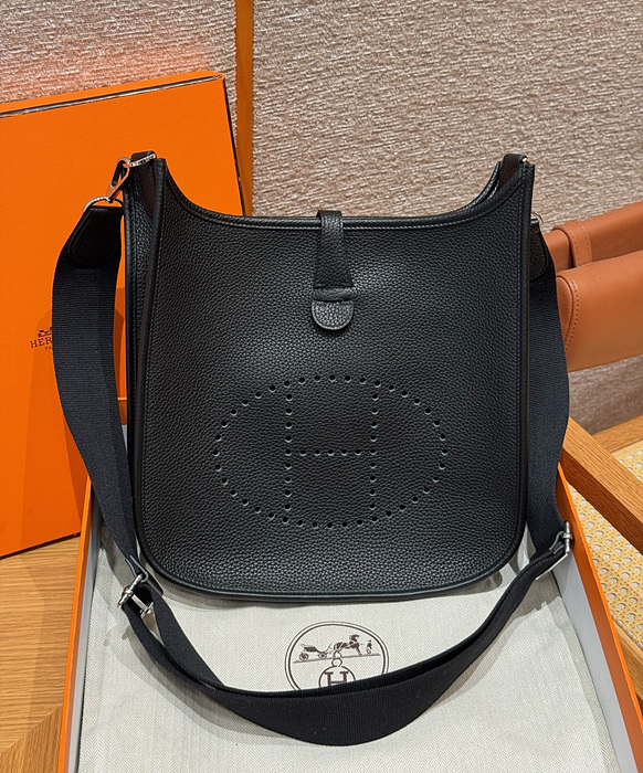 에르메스 에블린 29 올수공 (컬러 누아 은장)