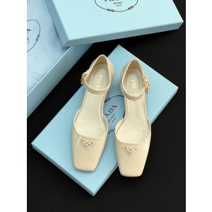 프라다 페이던트 가죽 슬링백