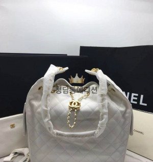 샤넬 25C 크루즈 뉴 호보백 캐비어 미디움 (25백)