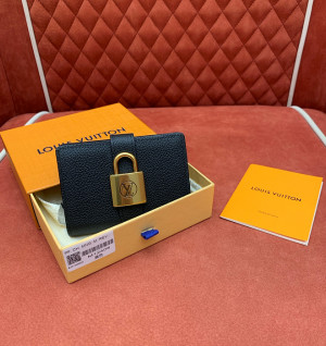 루이비통 로우 키 컴팩트 지갑 M12148